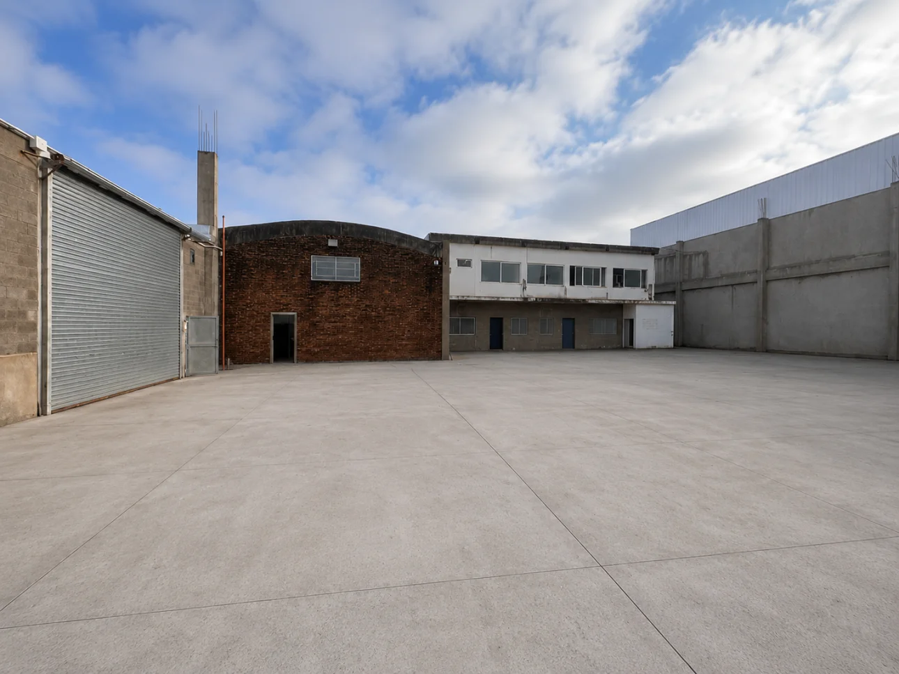 Galpon 760 m² a Estrenar + 250 m² de Oficinas a m A. Márquez
