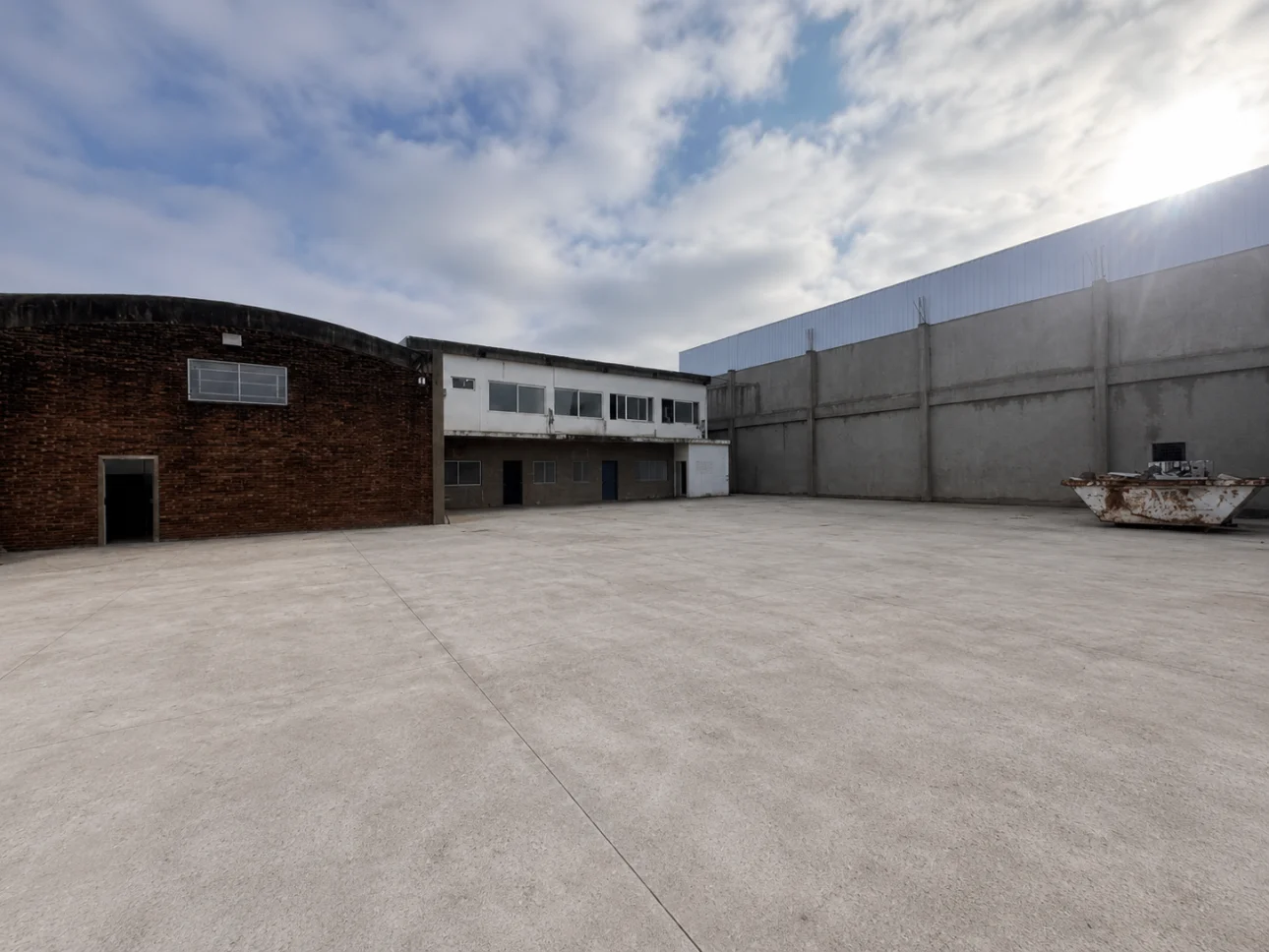 Galpon 760 m² a Estrenar + 250 m² de Oficinas a m A. Márquez