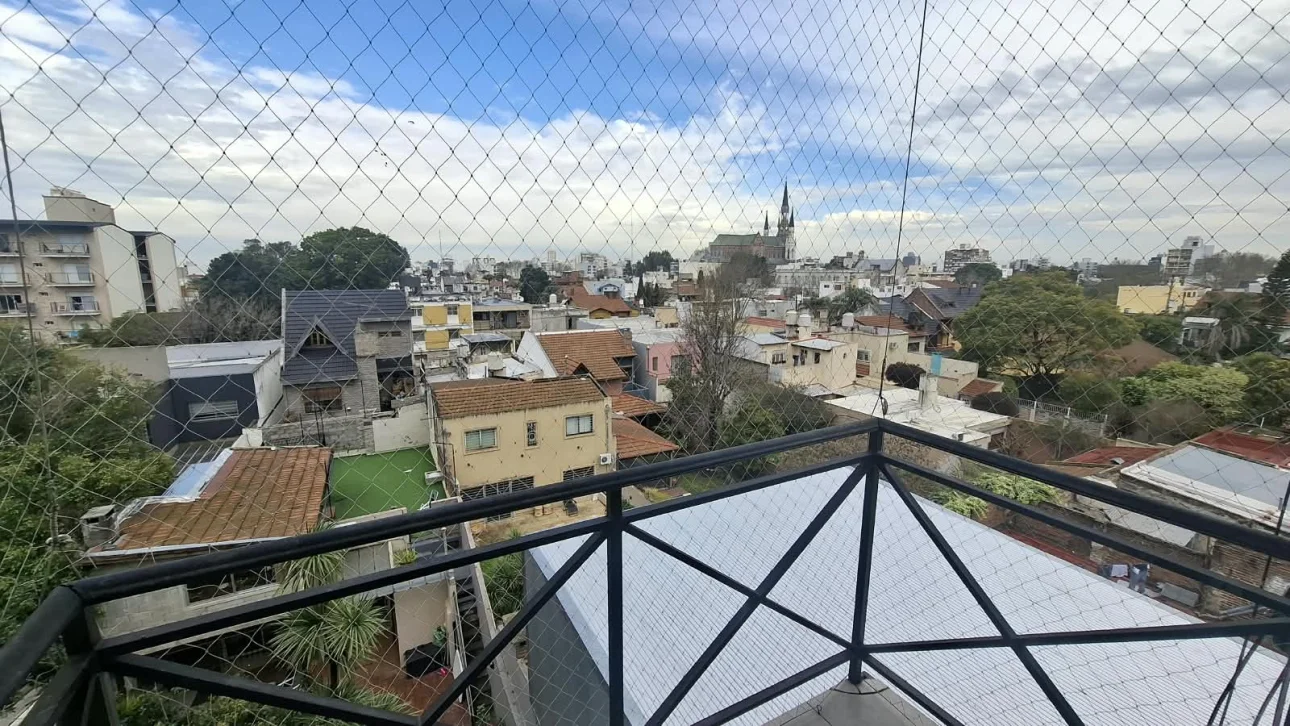 MONOAMBIENTE CON BALCON