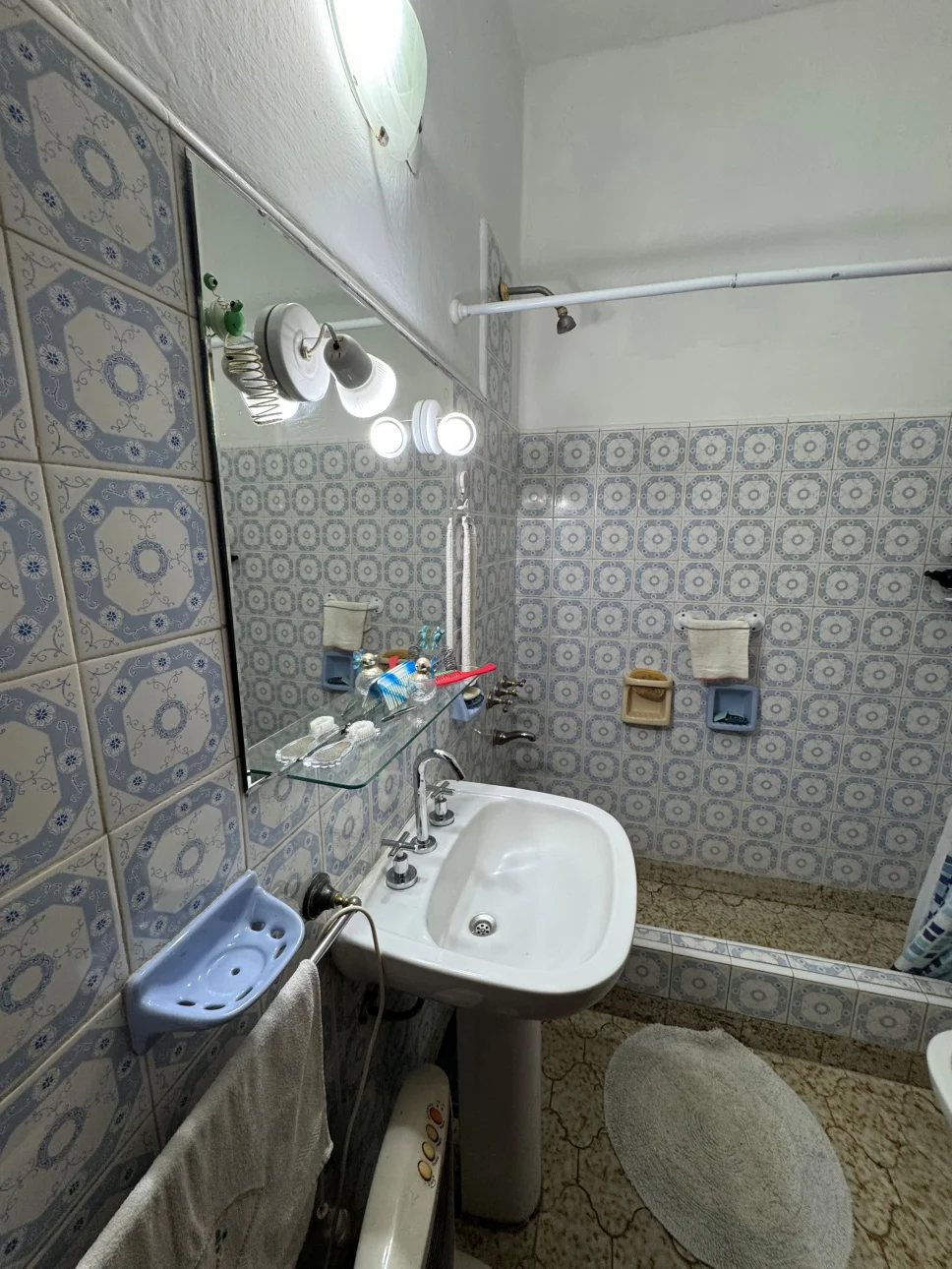 CASA DE TRES AMBIENTES SOBRE LOTE PROPIO