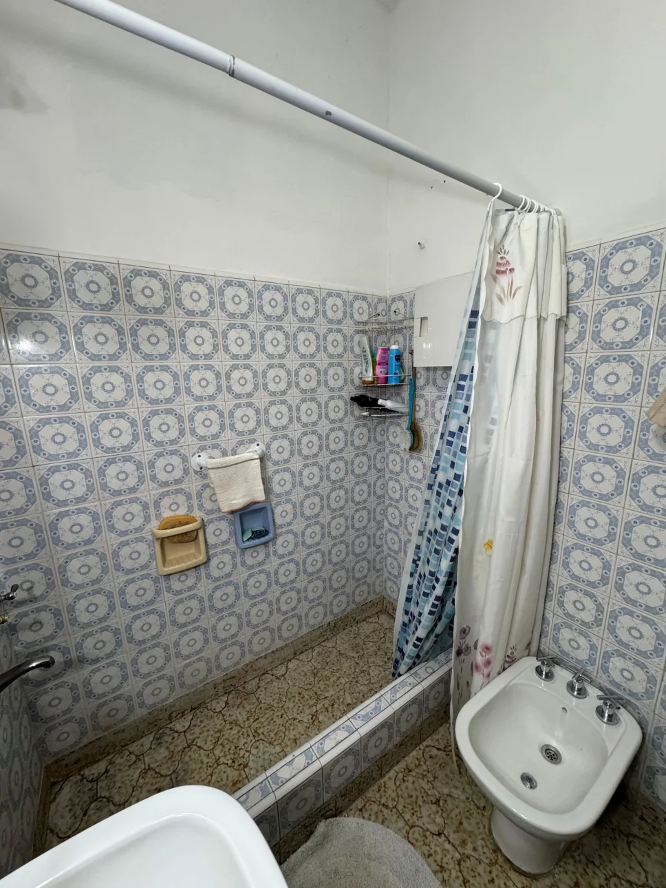 CASA DE TRES AMBIENTES SOBRE LOTE PROPIO