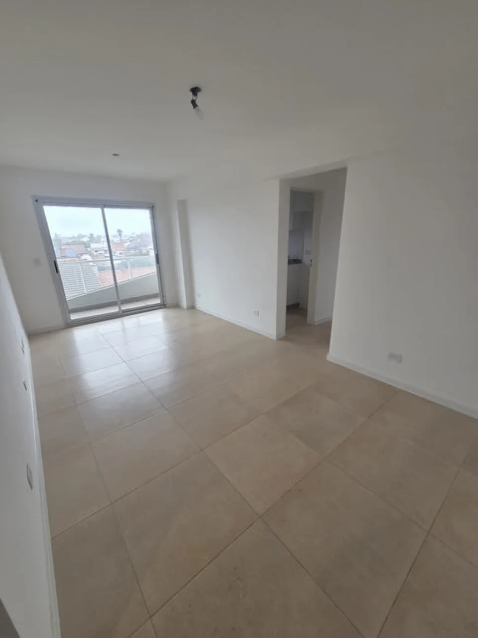DEPARTAMENTO 3 AMB A ESTRENAR CASEROS