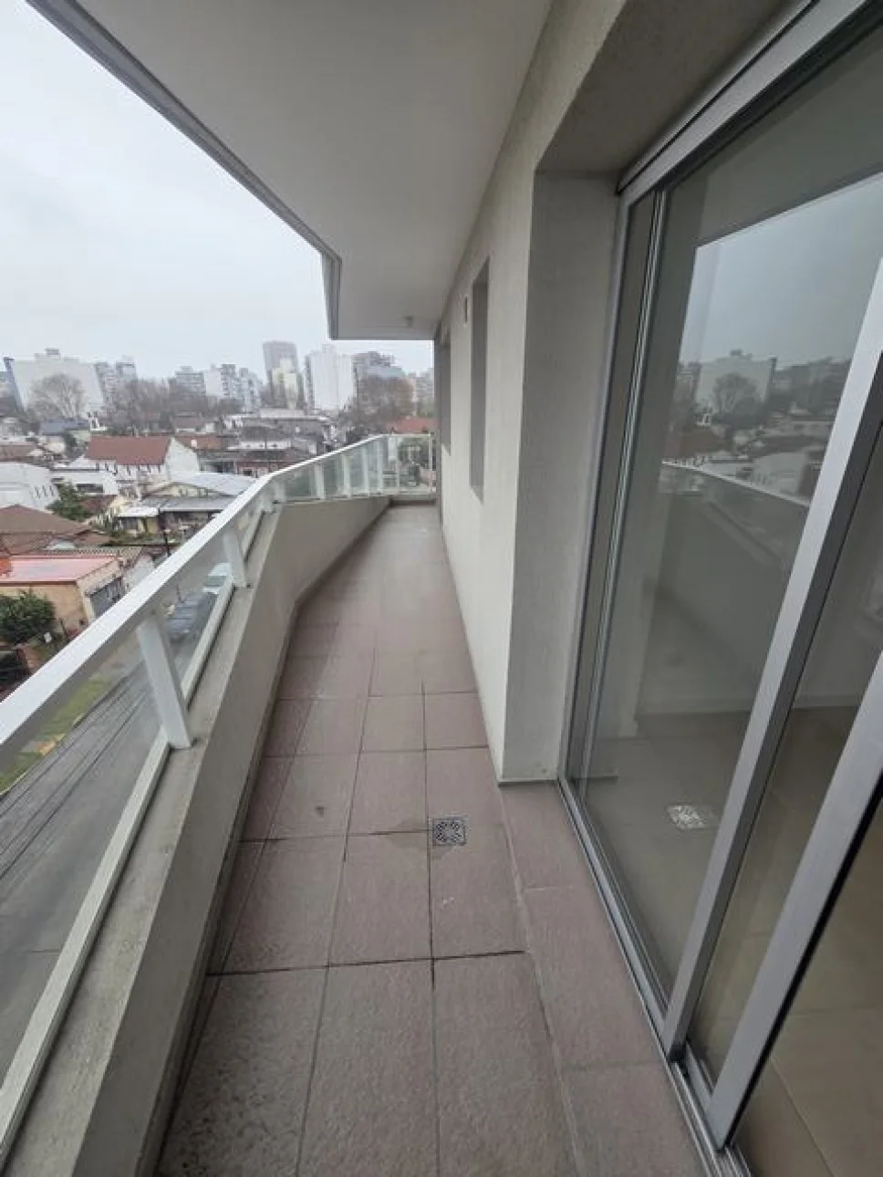 DEPARTAMENTO 3 AMB A ESTRENAR CASEROS