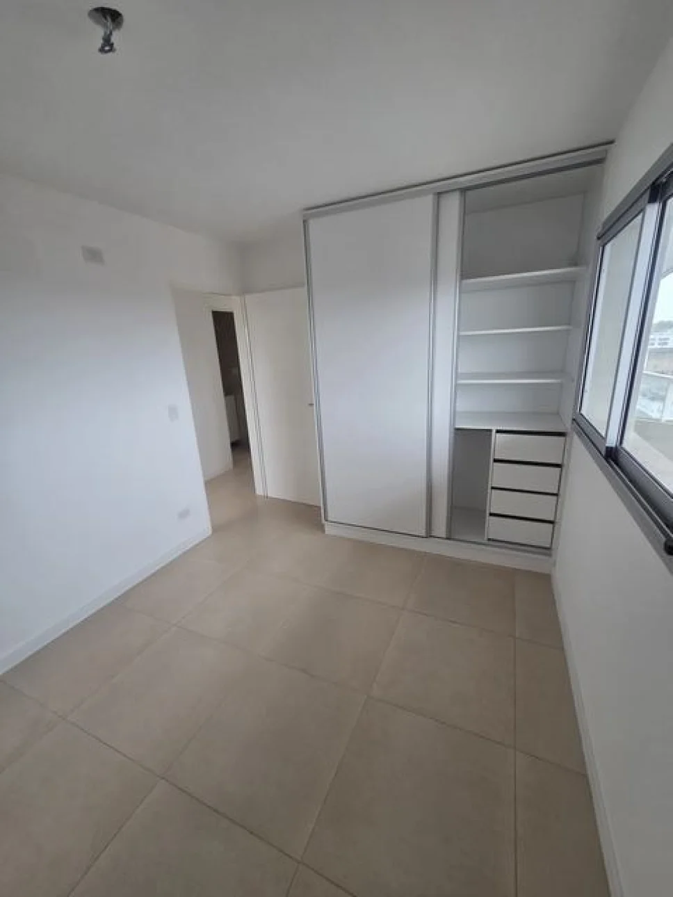 DEPARTAMENTO 3 AMB A ESTRENAR CASEROS
