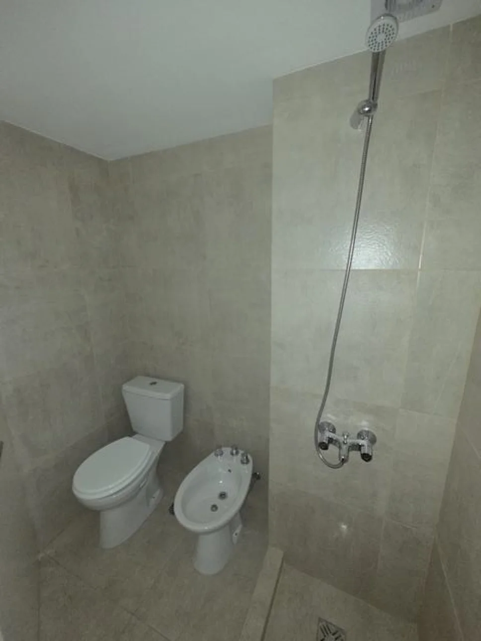 DEPARTAMENTO 3 AMB A ESTRENAR CASEROS
