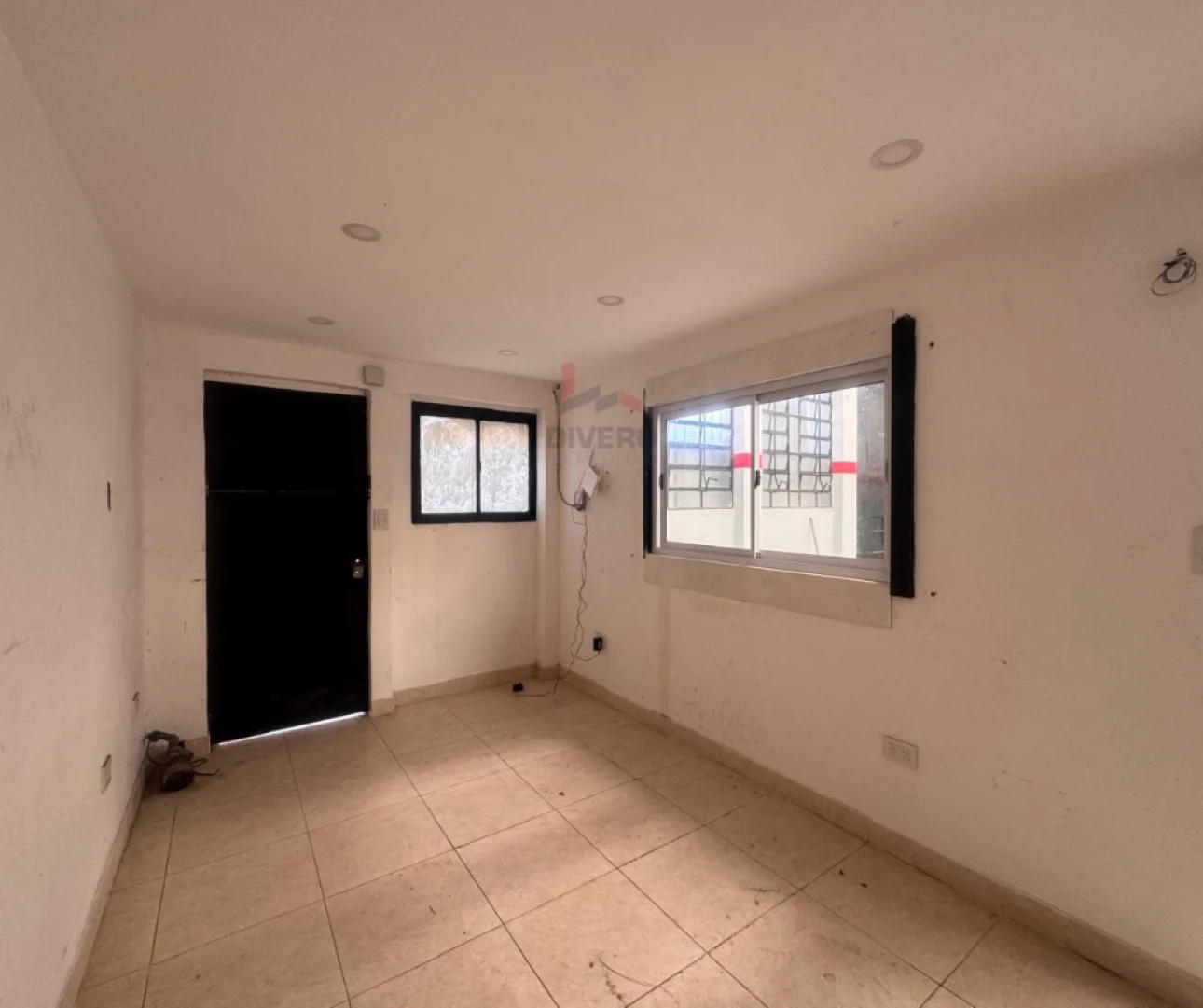 Galpón de 300 m² en Alquiler en Villa Bonich, Próximo a Ruta