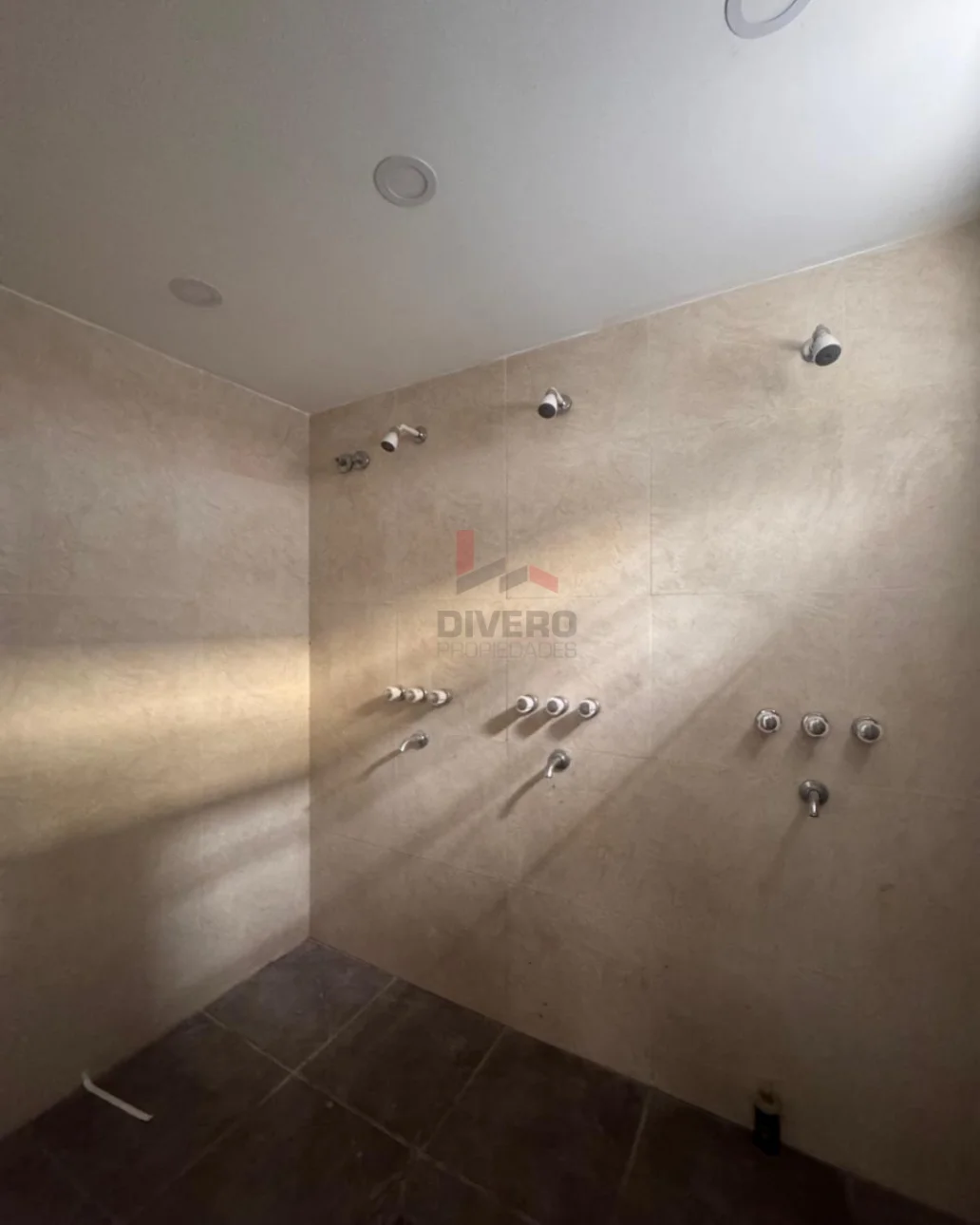 Galpón de 300 m² en Alquiler en Villa Bonich, Próximo a Ruta