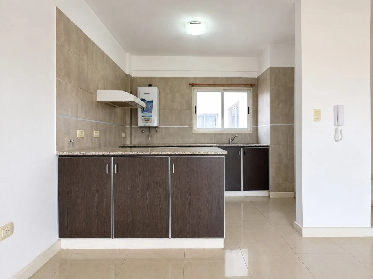 Departamento de 2 ambientes con balcon corrido