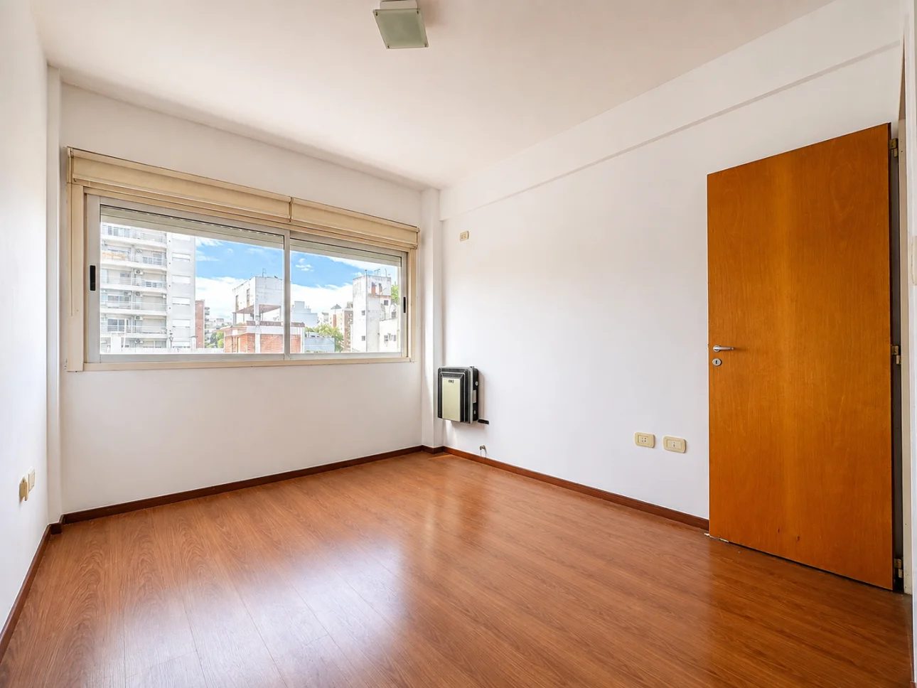 Departamento de 2 ambientes con balcon corrido