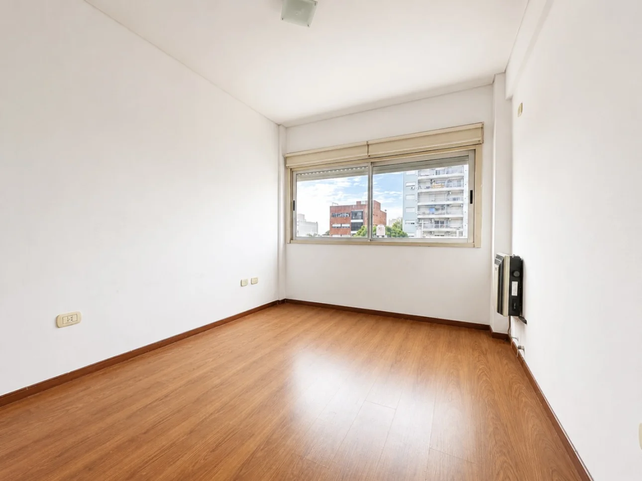 Departamento de 2 ambientes con balcon corrido