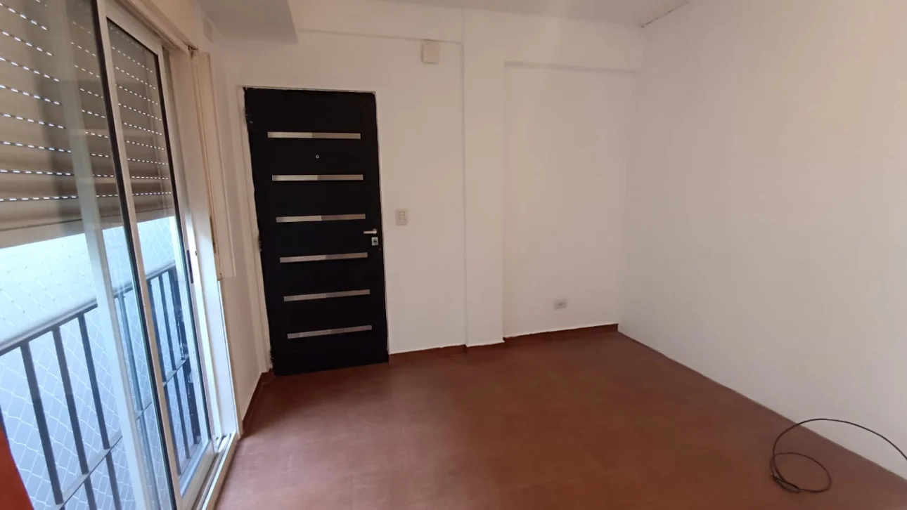 MONOAMBIENTE DIVIDIDO C/BALCON AL CONTRAFRENTE