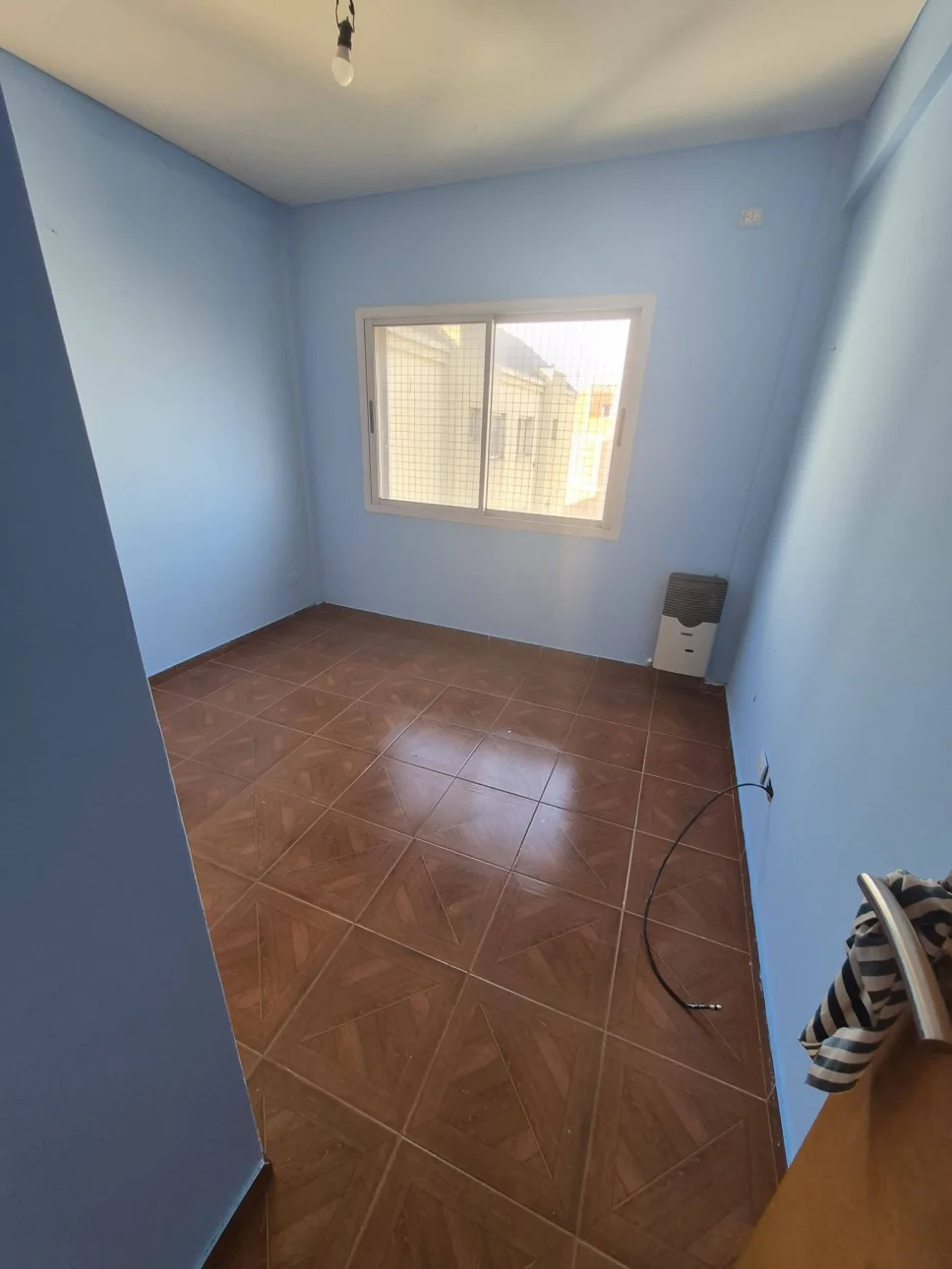 SE ALQUILA 3 AMBIENTES CON COCHERA EN VILLA CELINA