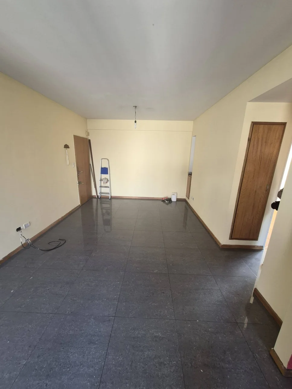 SE ALQUILA 3 AMBIENTES CON COCHERA EN VILLA CELINA