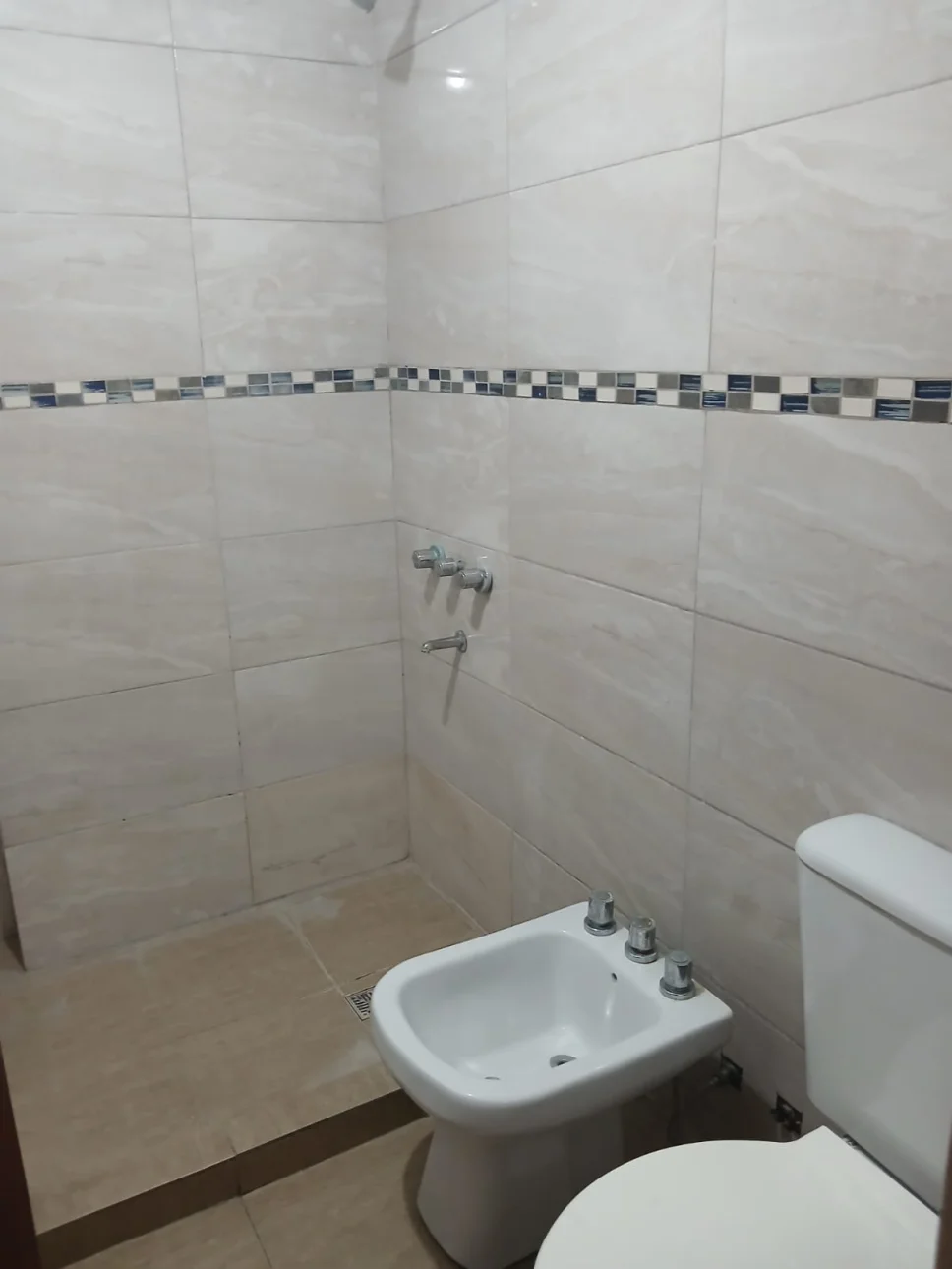 SE ALQUILA DEPARTAMENTO EN AZUL 5519 1 PISO AL FRENTE