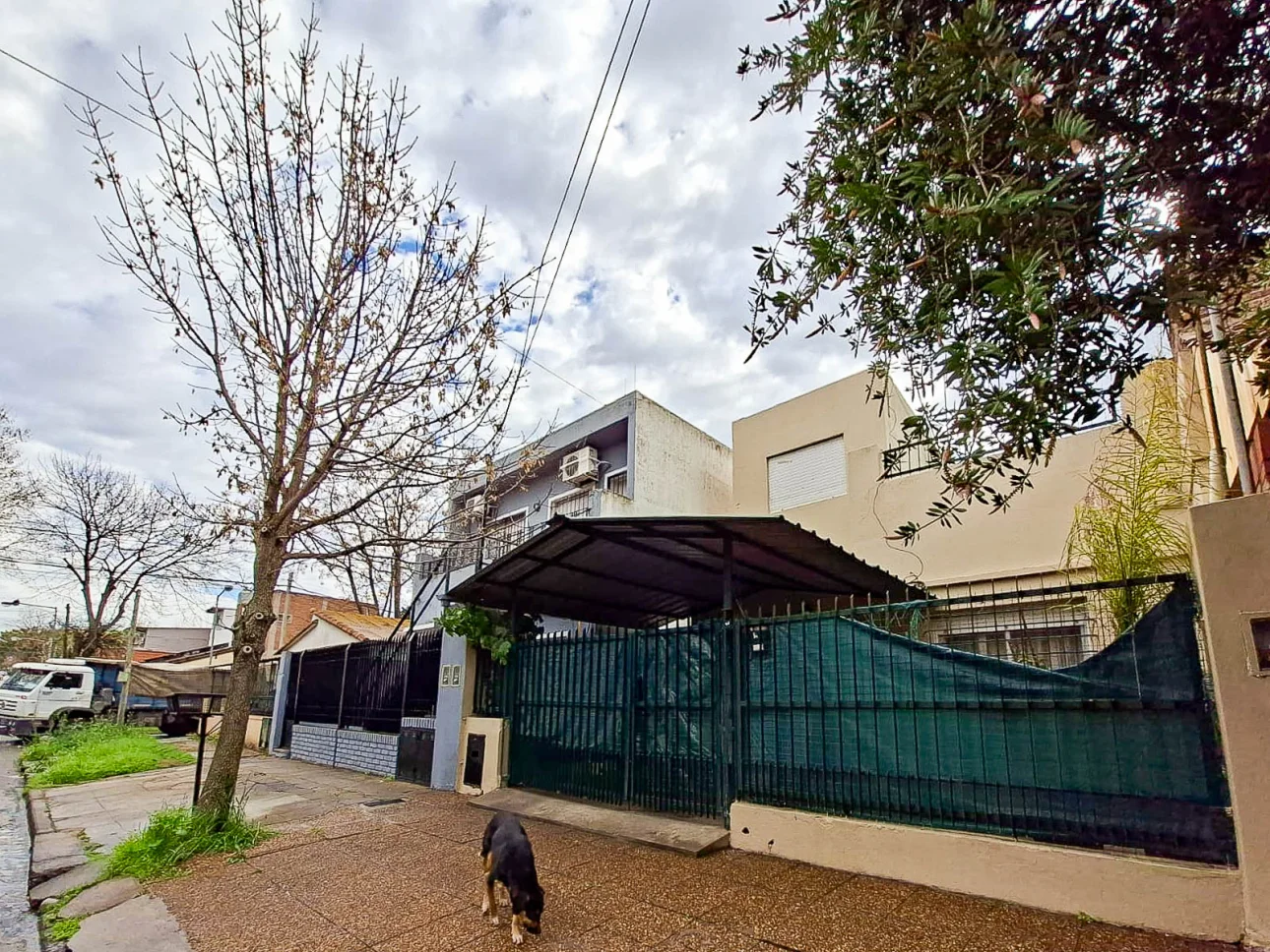 CASA CON MUCHO POTENCIAL-VENTA -V.BALLESTER