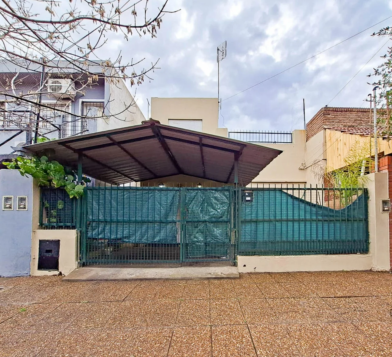 CASA CON MUCHO POTENCIAL-VENTA -V.BALLESTER