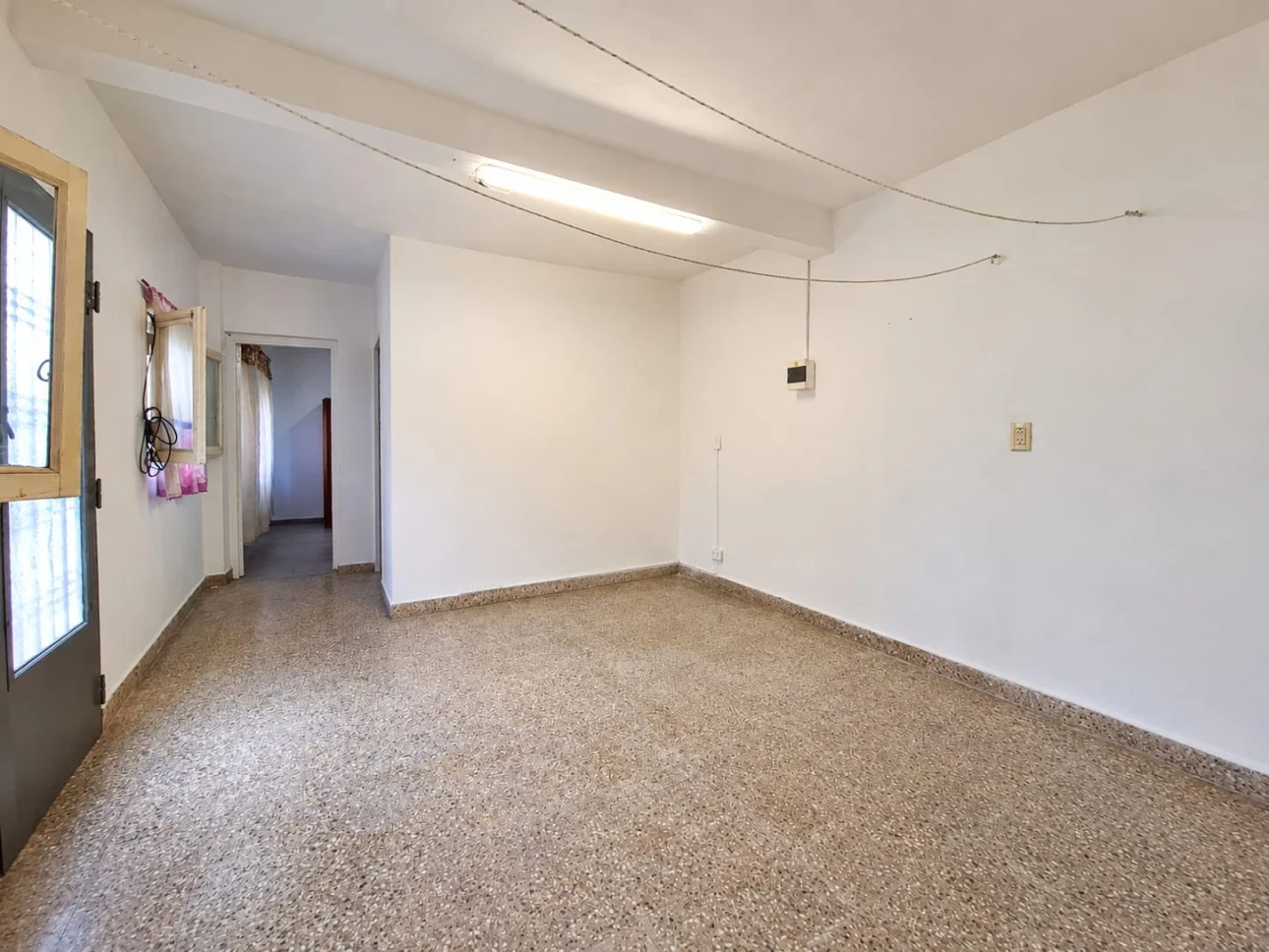 CASA CON MUCHO POTENCIAL-VENTA -V.BALLESTER