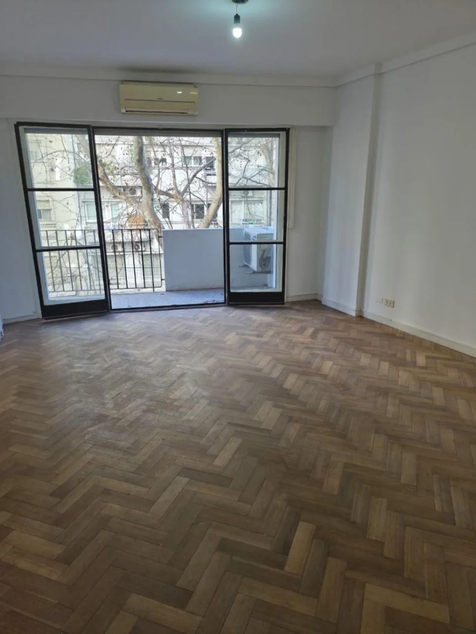 RECOLETA,SEMIPISO 3AMB,FRENTE,BALCON,LUMINOSO, EXCELENTE