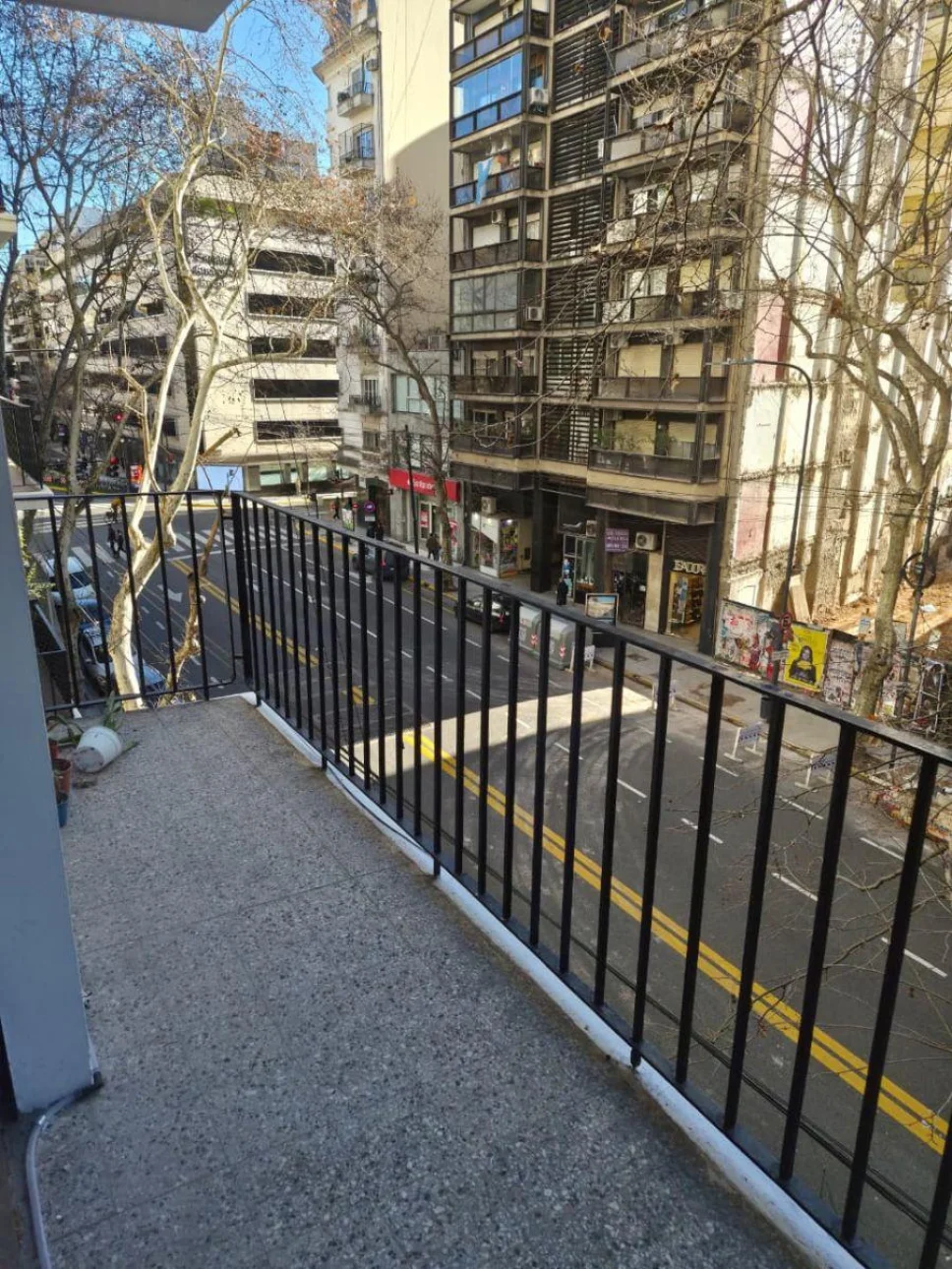 RECOLETA,SEMIPISO 3AMB,FRENTE,BALCON,LUMINOSO, EXCELENTE