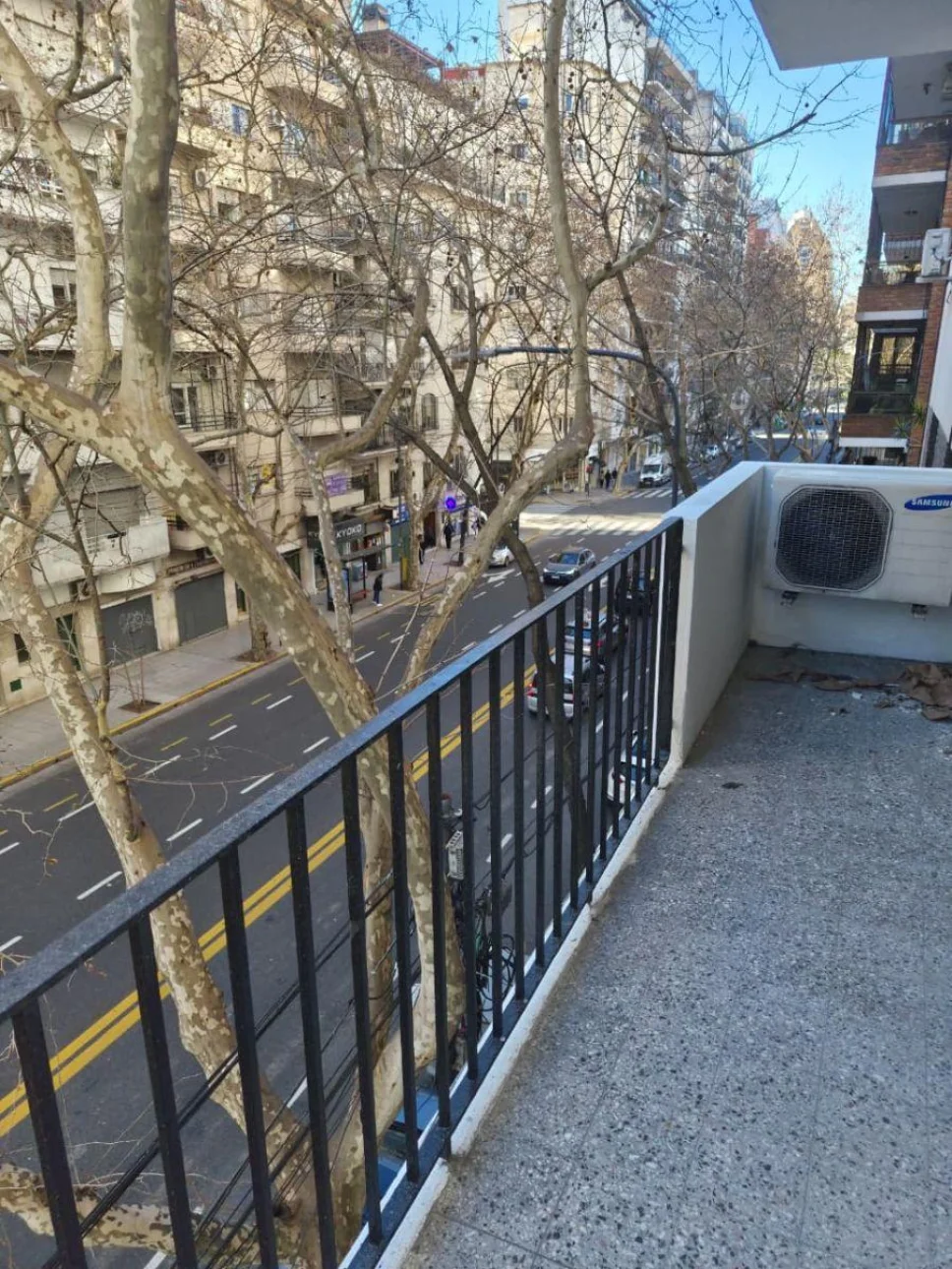 RECOLETA,SEMIPISO 3AMB,FRENTE,BALCON,LUMINOSO, EXCELENTE