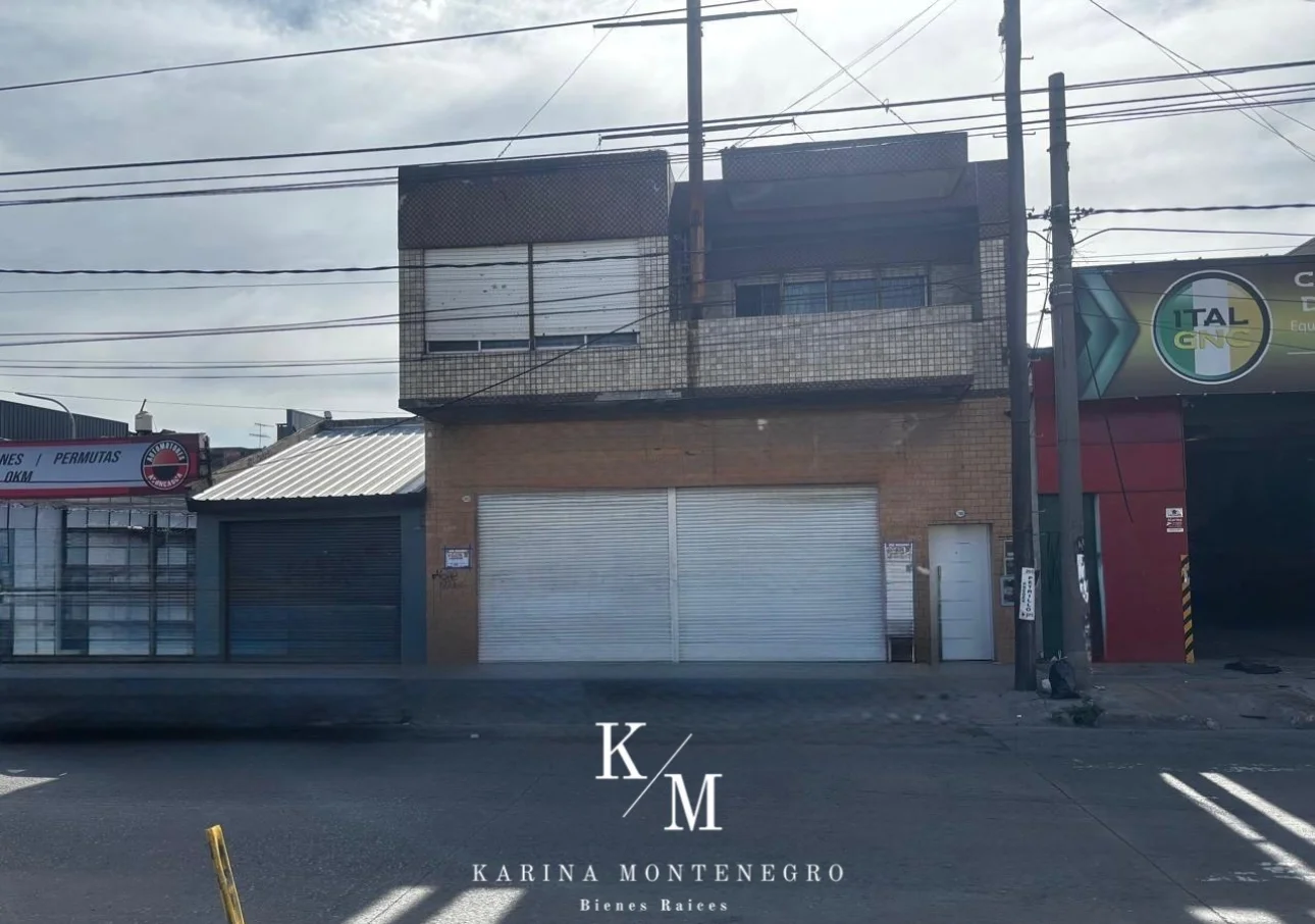 Local de 210m2 en excelente ubicacion