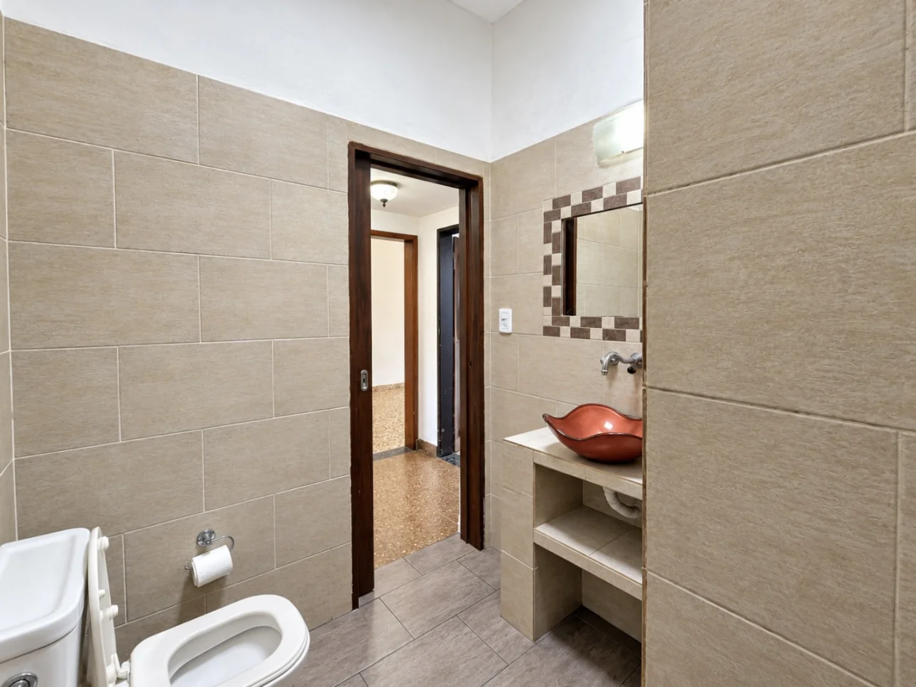 Casa de 3 ambientes con parque y 2 cocheras