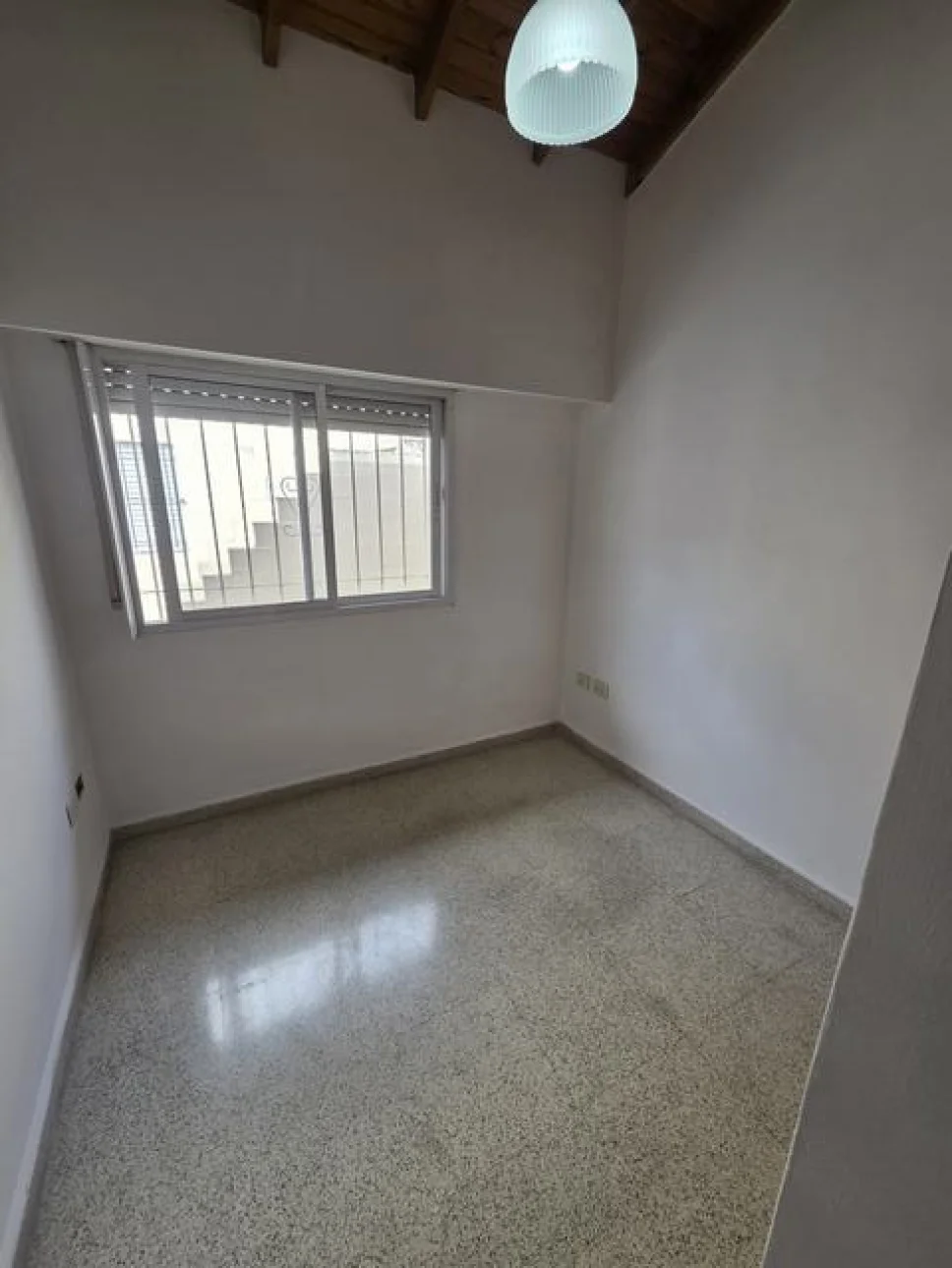 DEPARTAMENTO 3 AMB CON PATIO VILLA LIBERTAD
