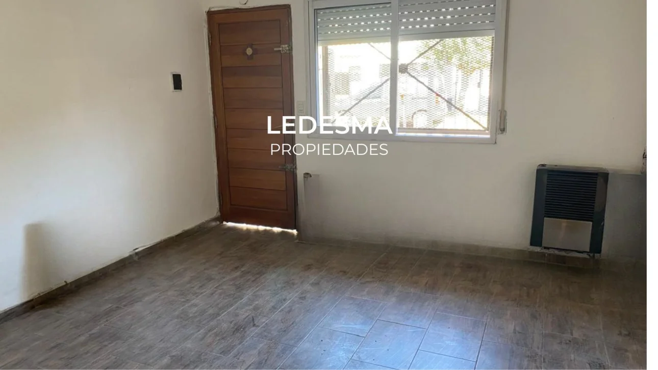ALQUILER CASA 3 AMBIENTES CON GARAGE 2 AUTOS