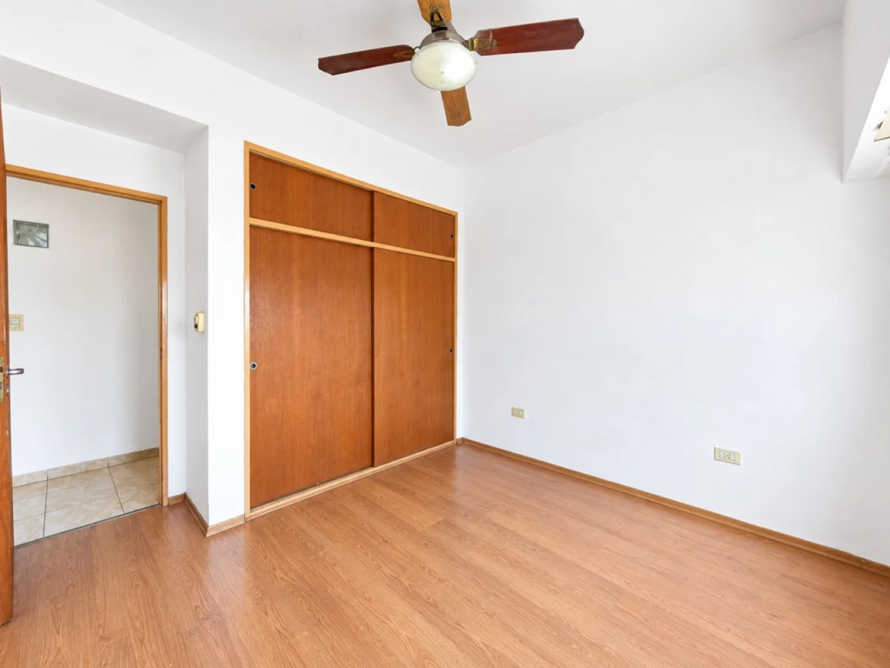 Departamento 3 ambientes con balcon