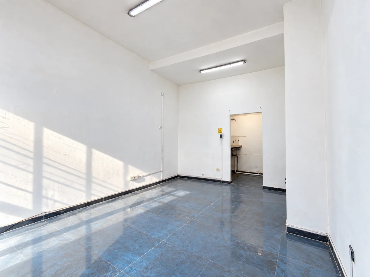 Local comercial de 25 metros