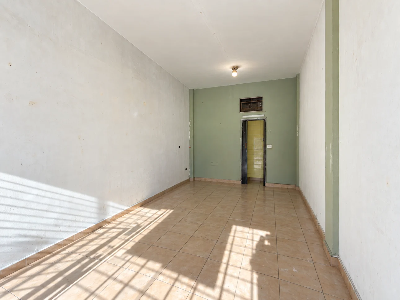 Local comercial de 25 metros