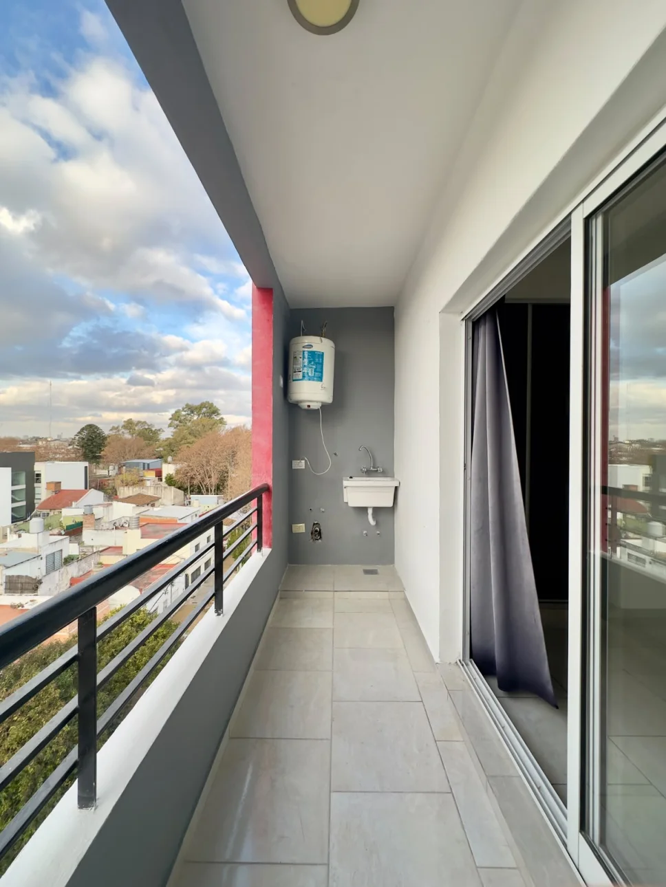 MONOAMBIENTE CON BALCON