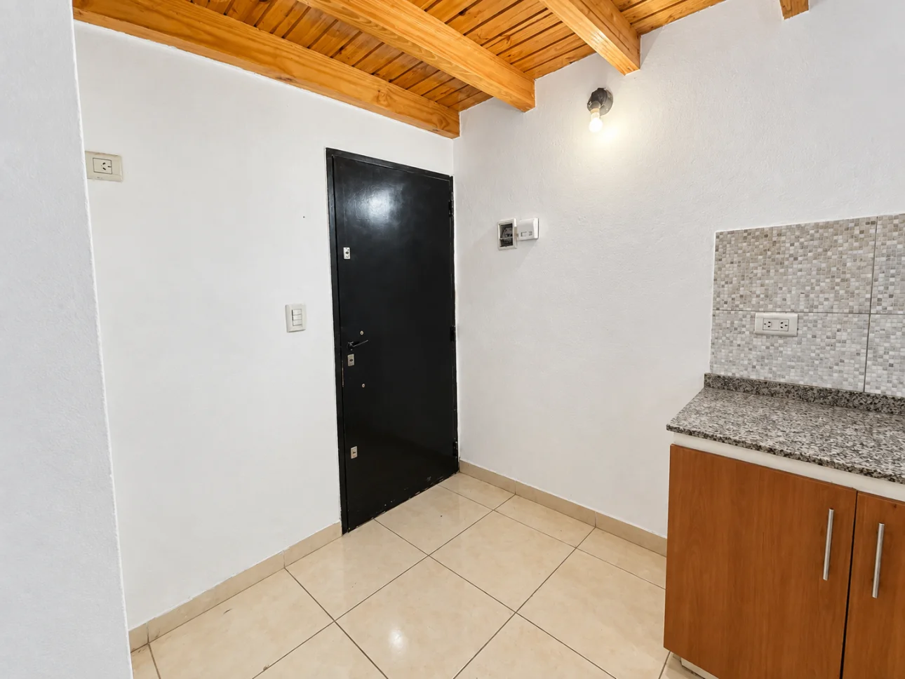 Departamento de 3 ambientes con patio