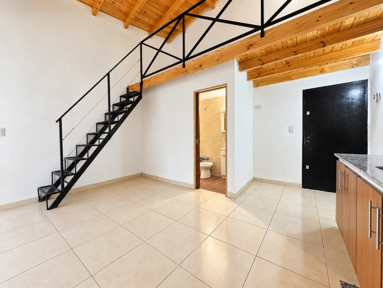 Departamento de 3 ambientes con patio