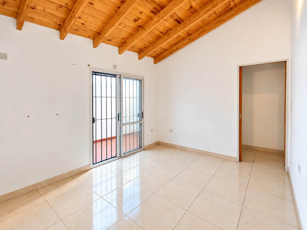 Departamento de 3 ambientes con patio