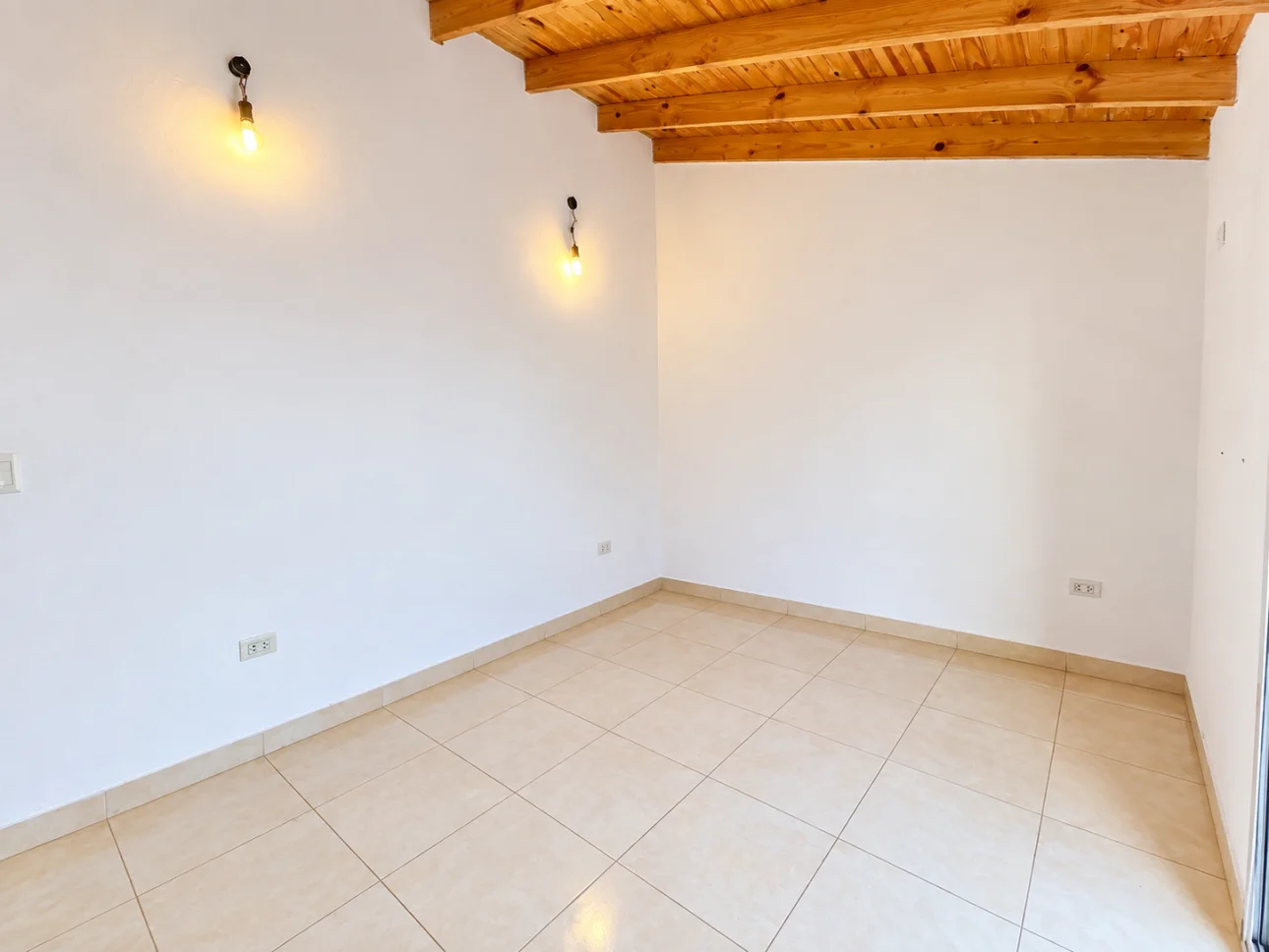 Departamento de 3 ambientes con patio