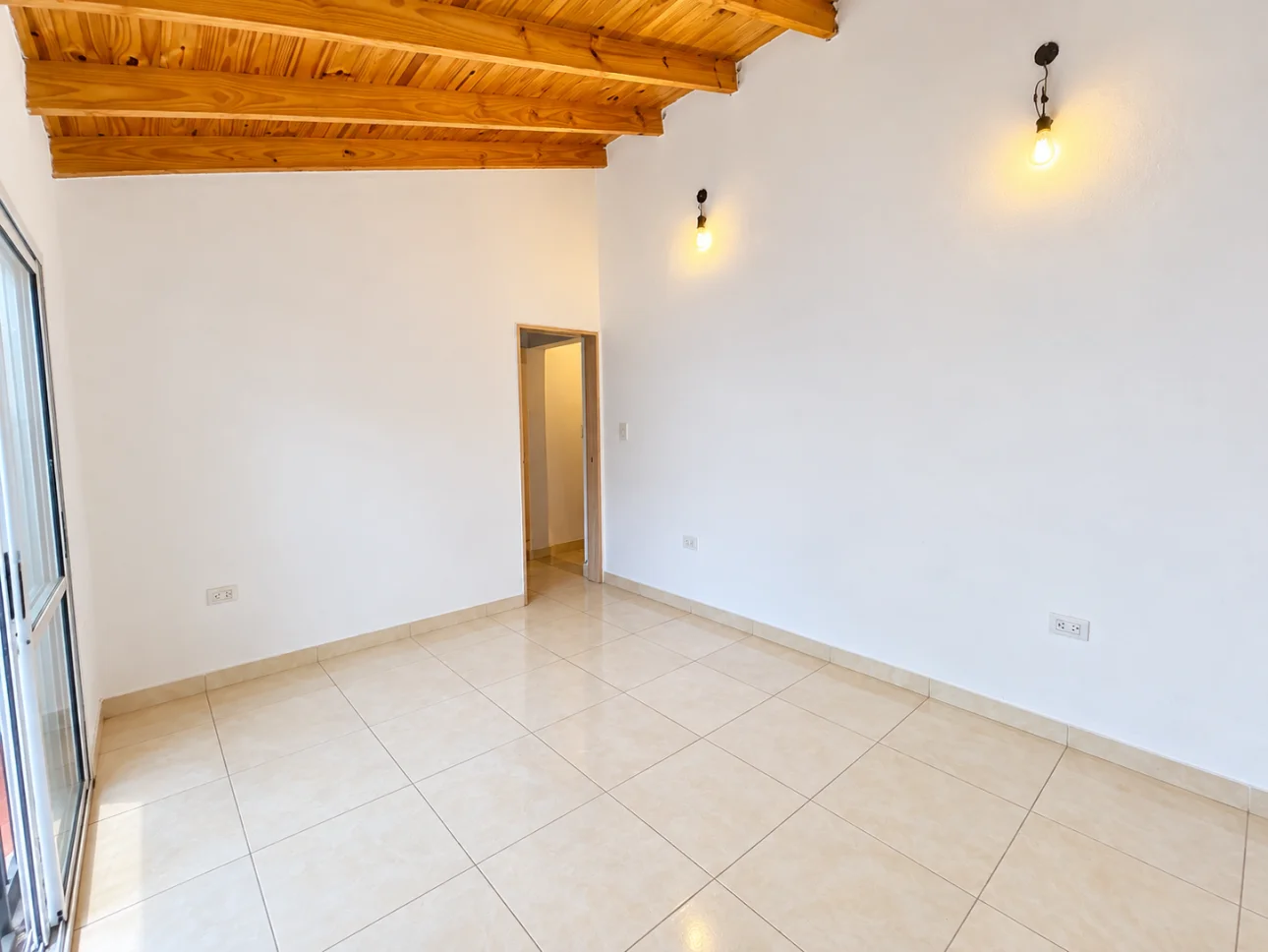 Departamento de 3 ambientes con patio
