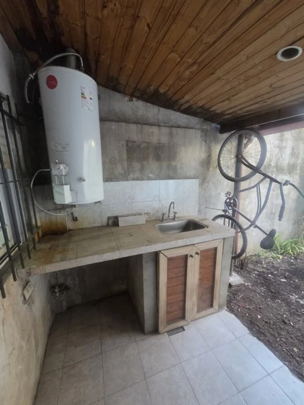 DEPARTAMENTO PH 3 AMB CON PARTIO VILLA BOSCH