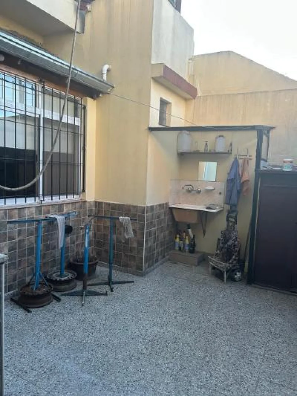 GALPON Y CASA MULTIFAMILIAR
