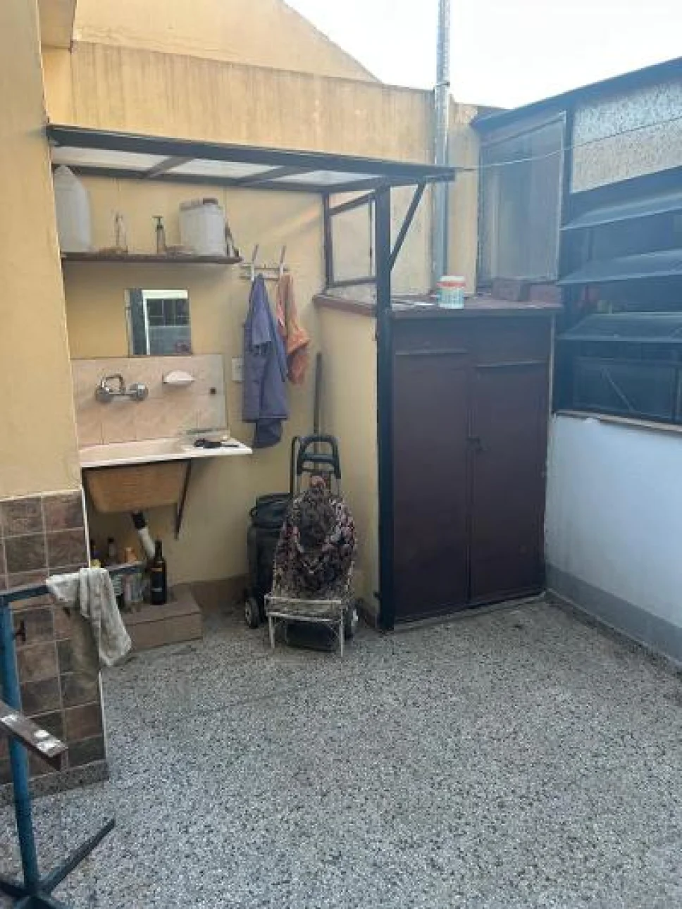 GALPON Y CASA MULTIFAMILIAR