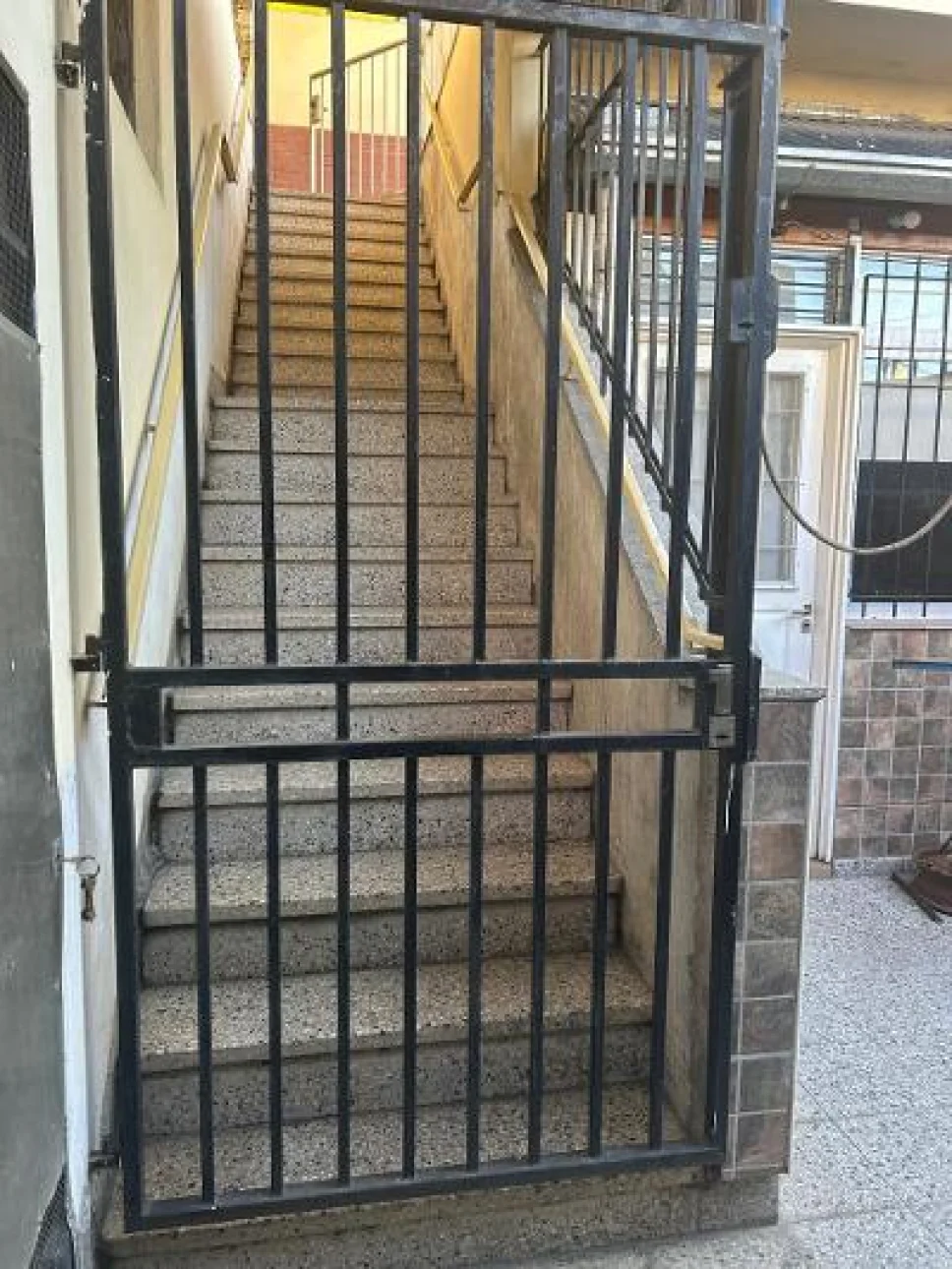 GALPON Y CASA MULTIFAMILIAR