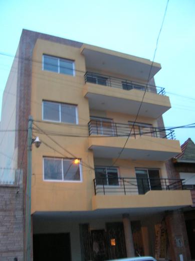 EXCELENTE DEPARTAMENTO 2 AMB.