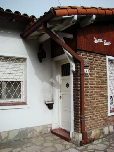 CHALET 4 AMB. SOBRE CALLE TORREALDAY