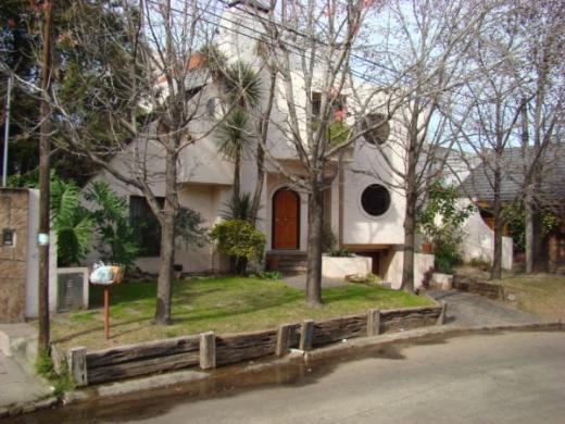 CHALET 5 AMB. S/ BOBZIN - CD. JARDIN