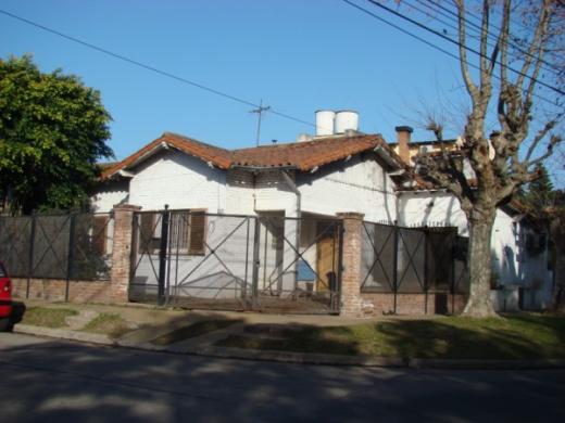 CHALET 4 AMB. S/ LOS JUNQUILLOS CD. JARDIN